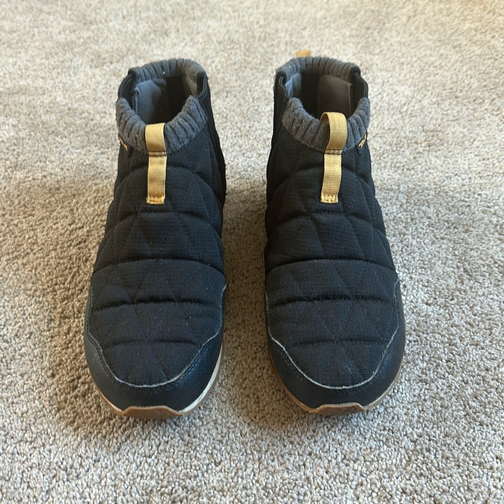 Teva Reember camp slipper, size 8